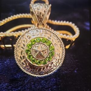 Elegant Silver and Green Pendant Necklace